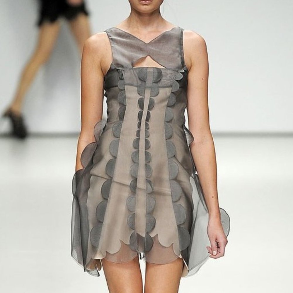 NWT CHRISTOPHER KANE Silk Organza Scallop Dress Runway